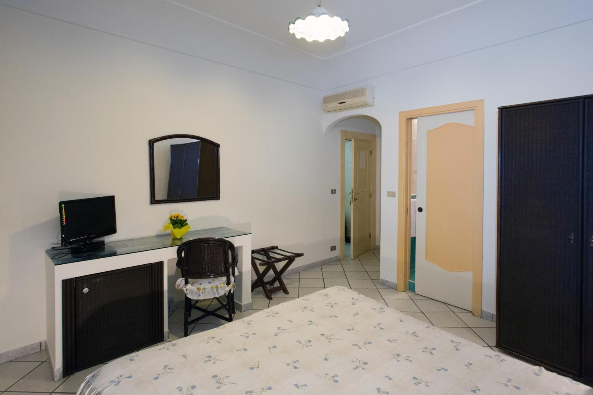 Отель Fico D'India Relais Фуроре Номер фото