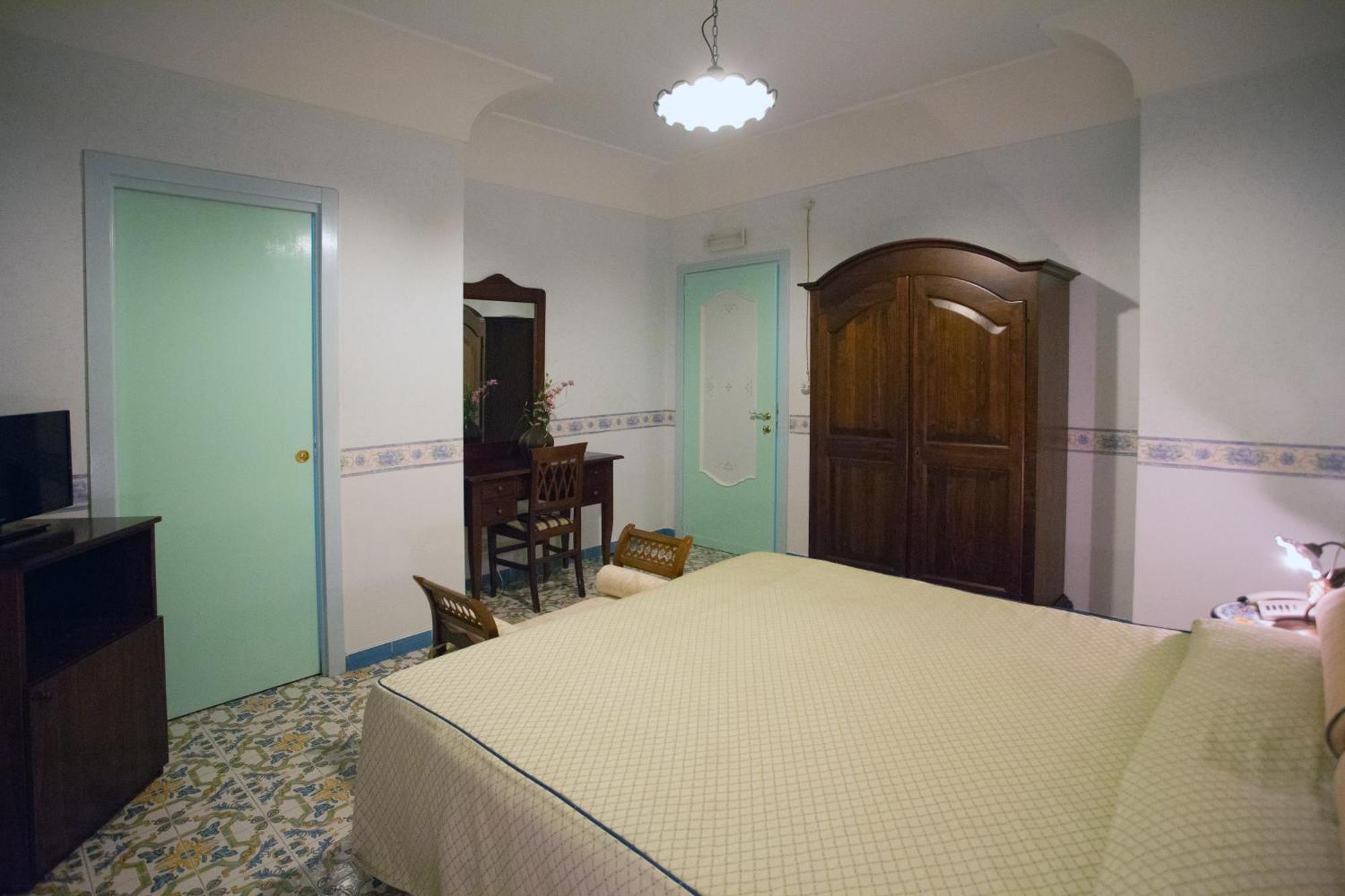 Отель Fico D'India Relais Фуроре Номер фото
