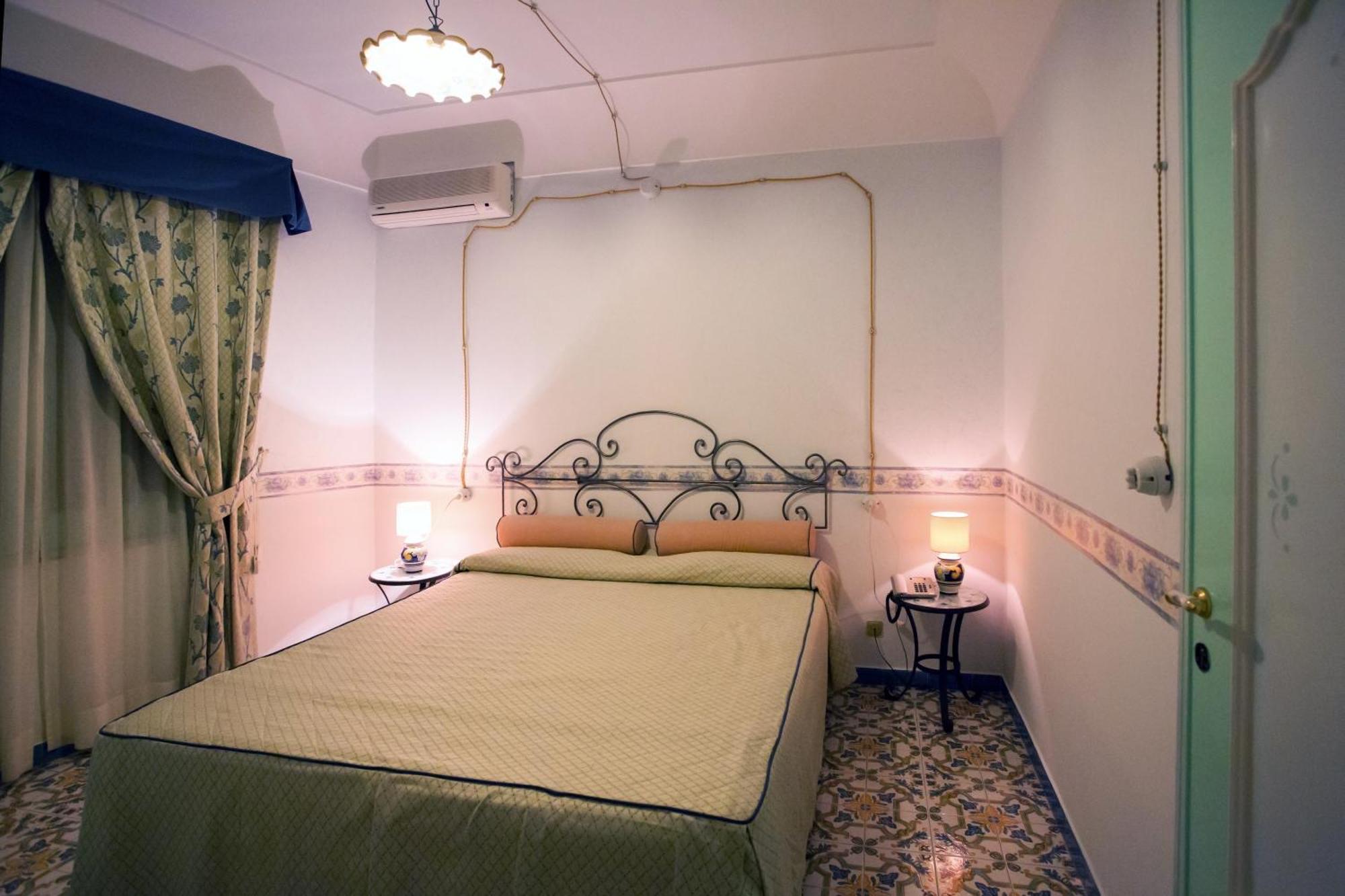 Отель Fico D'India Relais Фуроре Номер фото