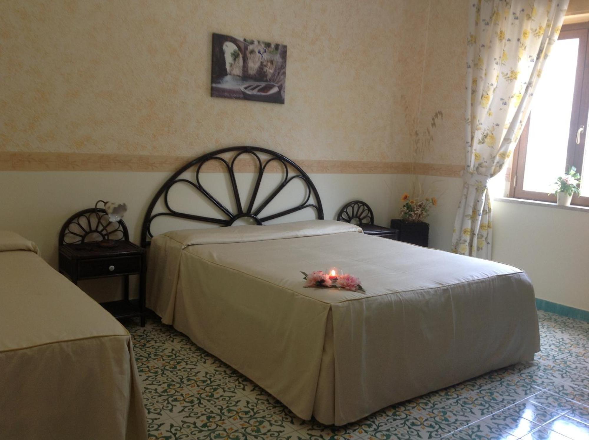 Отель Fico D'India Relais Фуроре Номер фото