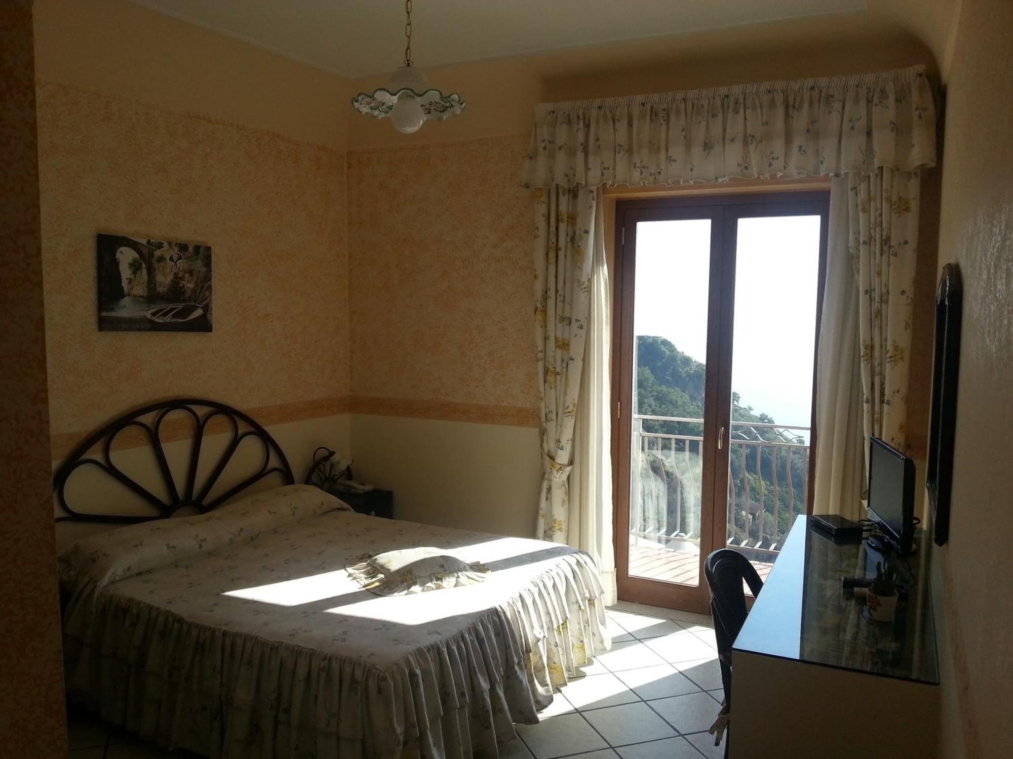 Отель Fico D'India Relais Фуроре Номер фото